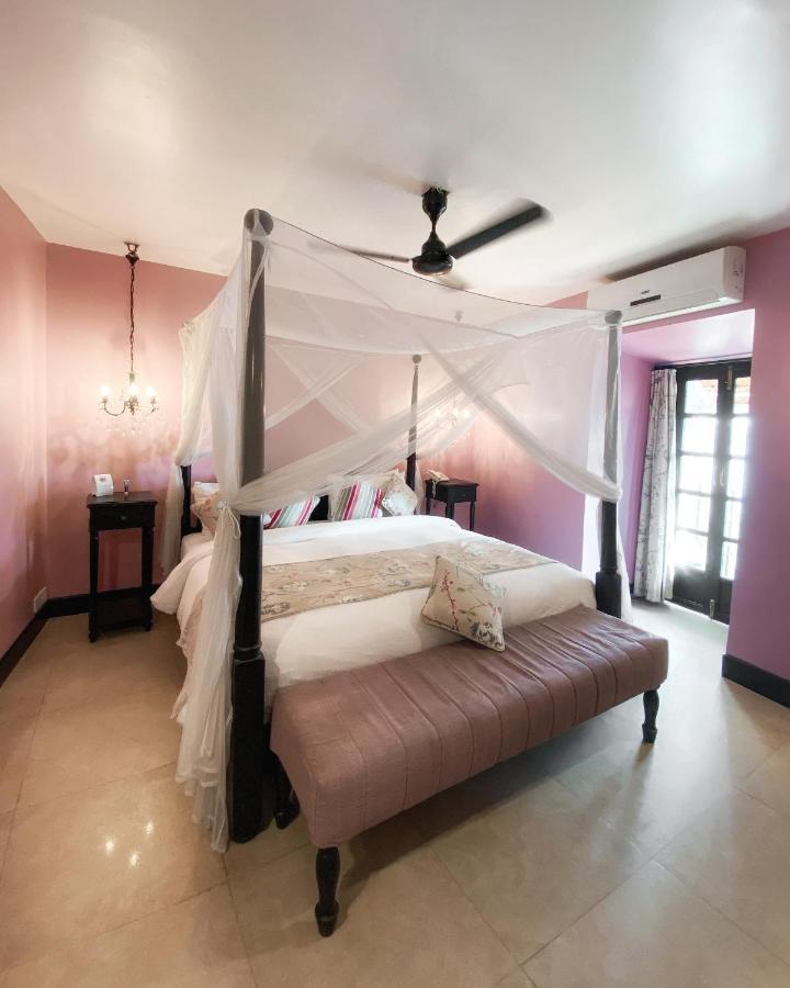 Fort Tiracol Heritage Hotel Arambol Buitenkant foto